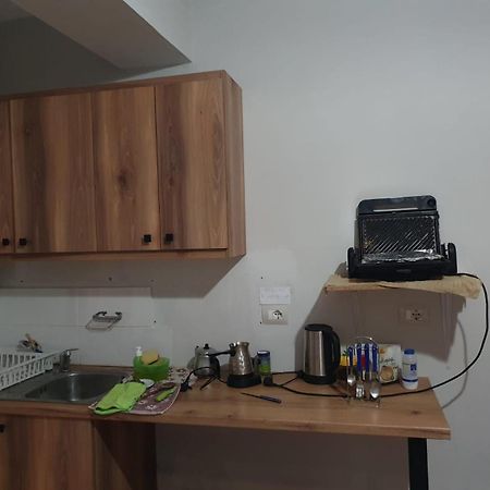 סרנדה Mona'S Hostel מראה חיצוני תמונה