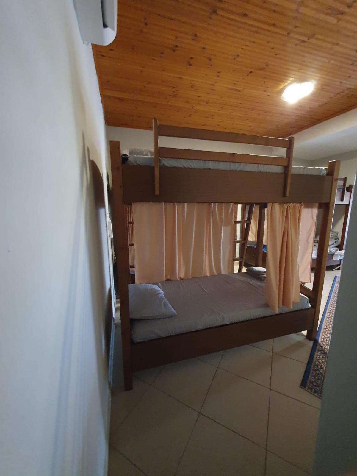 סרנדה Mona'S Hostel מראה חיצוני תמונה