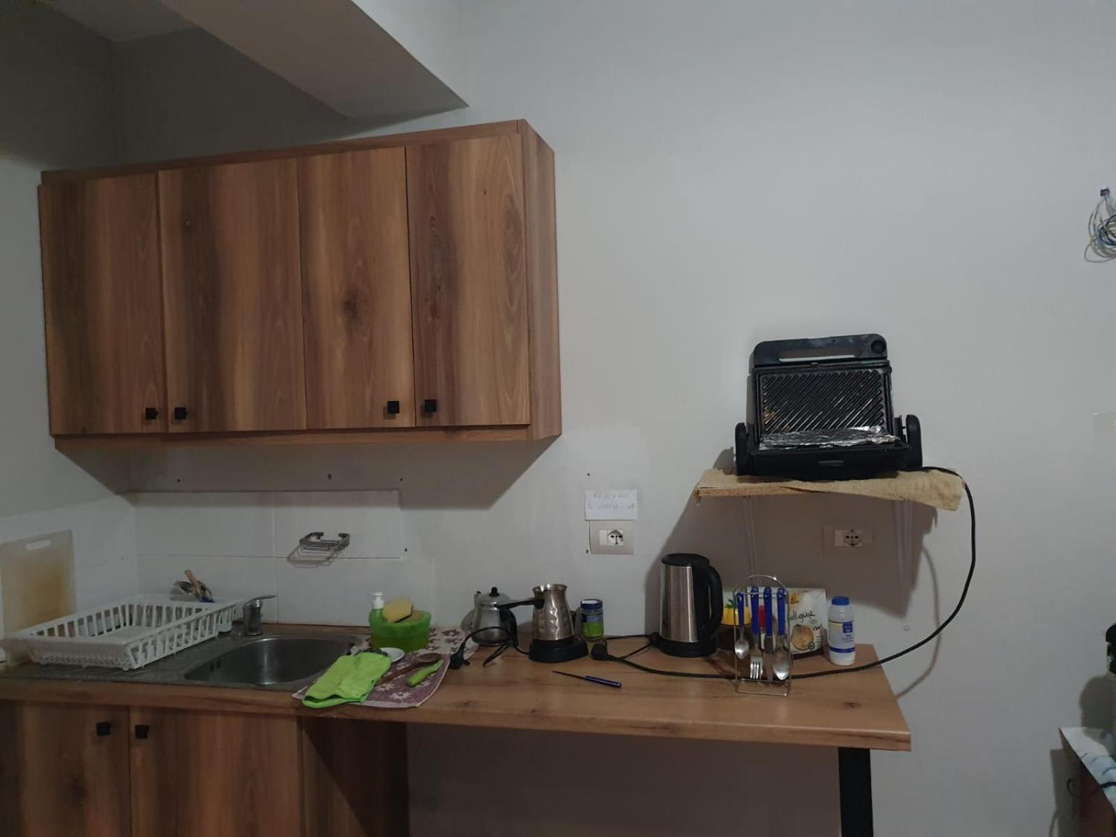 סרנדה Mona'S Hostel מראה חיצוני תמונה